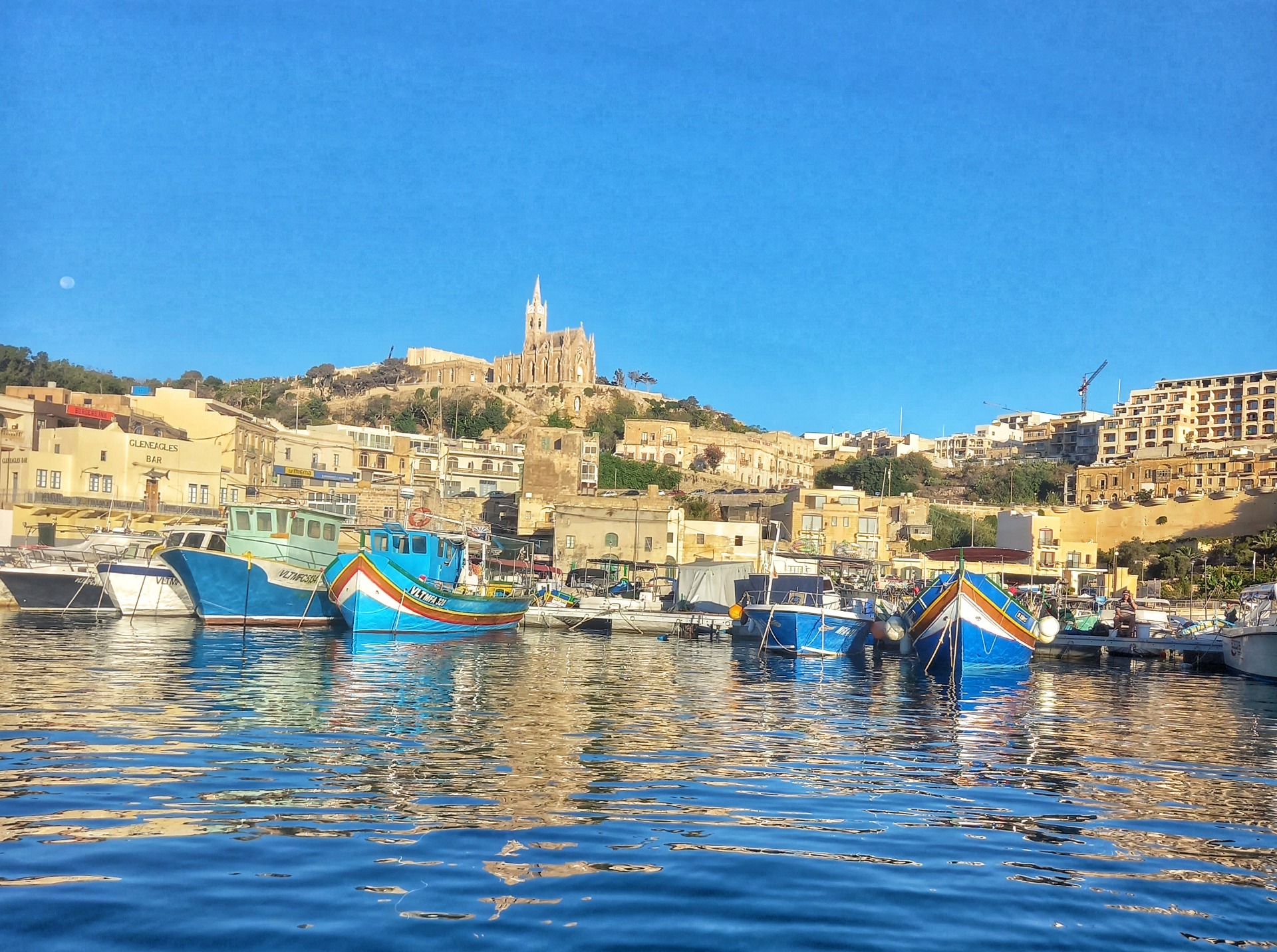 Přístav na ostově Gozo